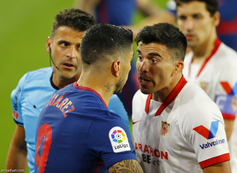 إشبيلية يُسقط أتلتيكو.. ويحيي آمال برشلونة والريال