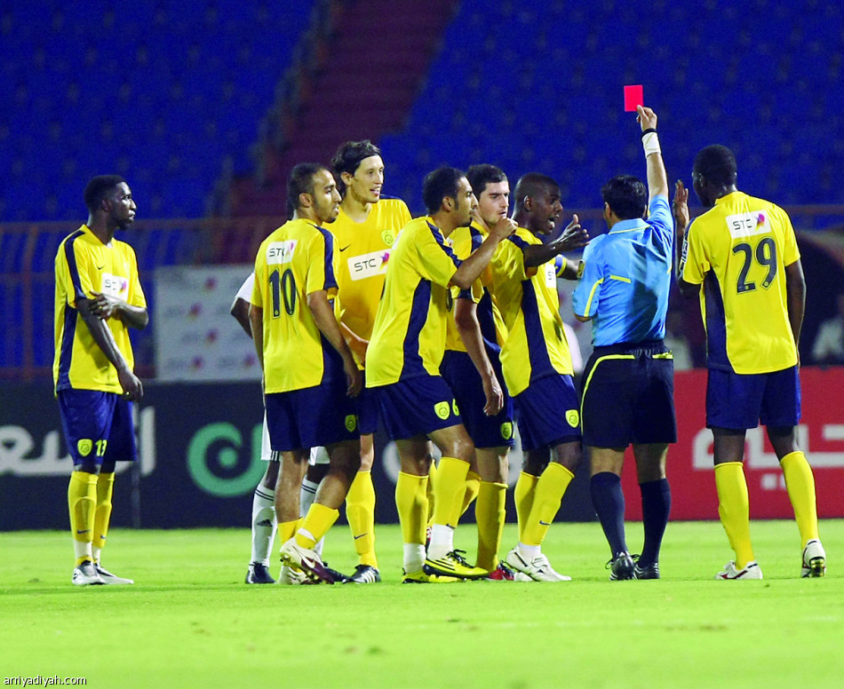 طرد وإيقاف وتصريحات