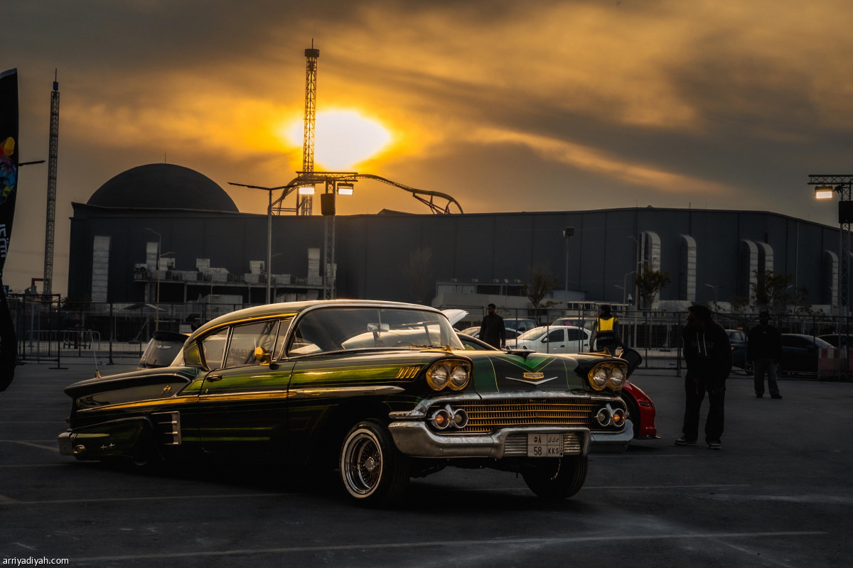 معرض السيارات ينطلق