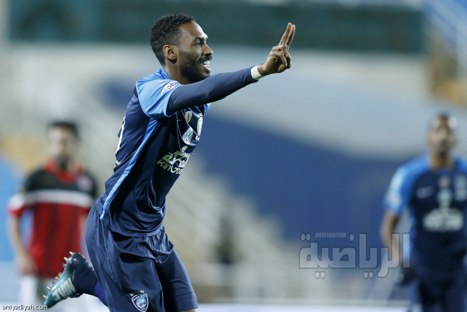 الهلال يتخطى النصر والأهلي ويحتل الصدارة