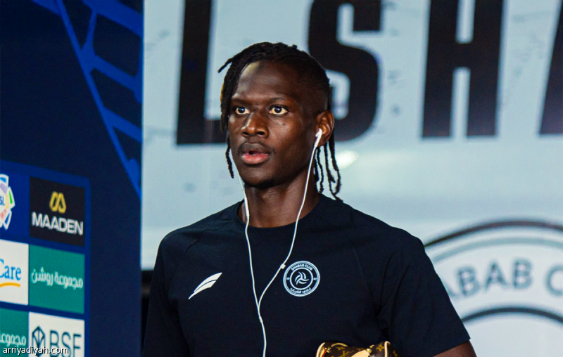 الصورة الرئيسية لمقال: الشباب.. لاعب وسط يعوض غياب ظهير أيسر