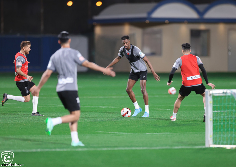 الهلال.. دياز يجهز «العرضيات» للنصر