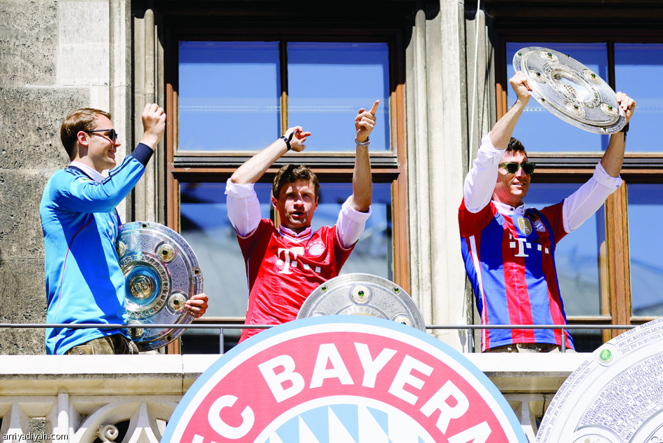 الجماهير تصرخ والرئيس يرد:
«لن نبيع ليفاندوفسكي»