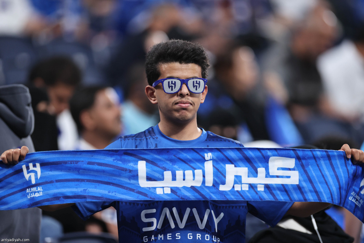 فوز صعب وصدارة