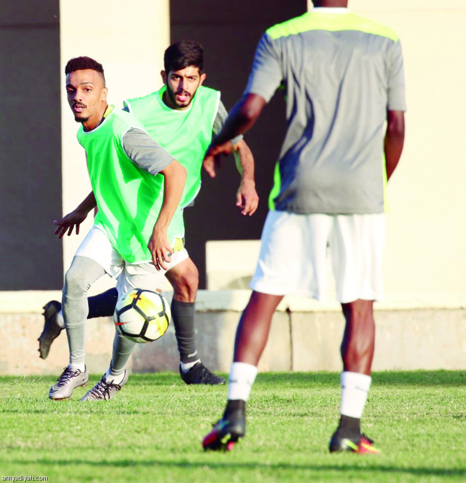 نغيز يعاتب لاعبي أحد ويطالب بنقاط الفتح