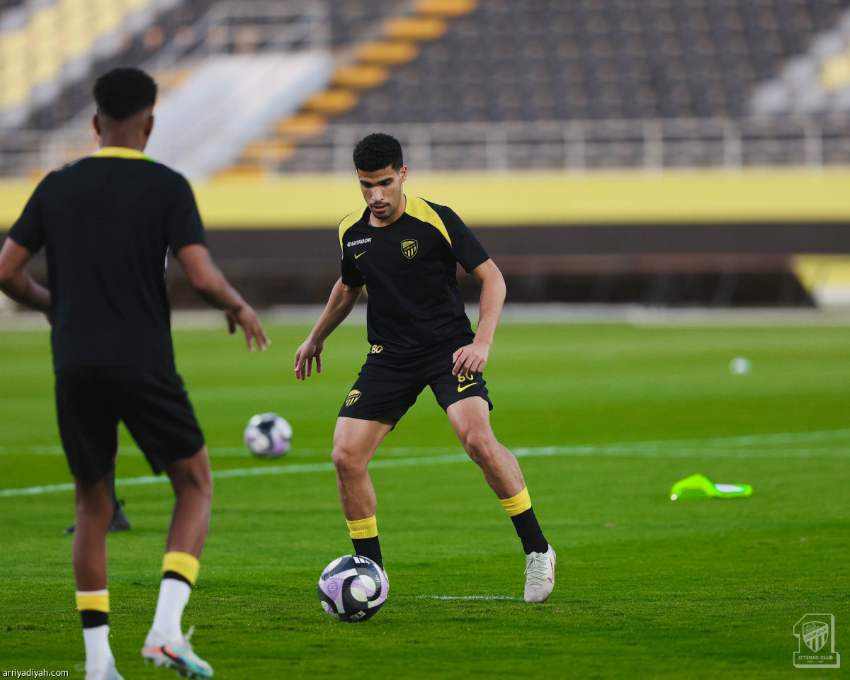 الاتحاد يستأنف الركض